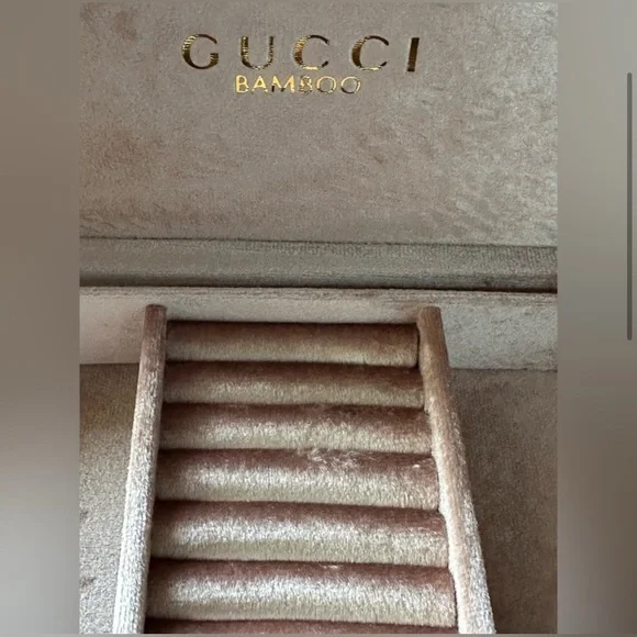 NEW Gucci Beauty VIP Pink Velvet Beauty Hatd Sided Jewelry Case - Picture 7 of 7